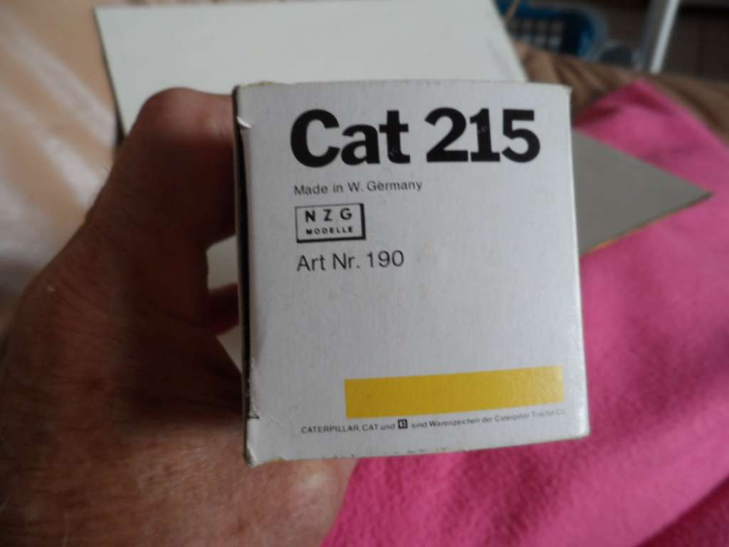 VINTAGE NZG 190 CATERPILLAR 215 1/50 Scale  [M88]