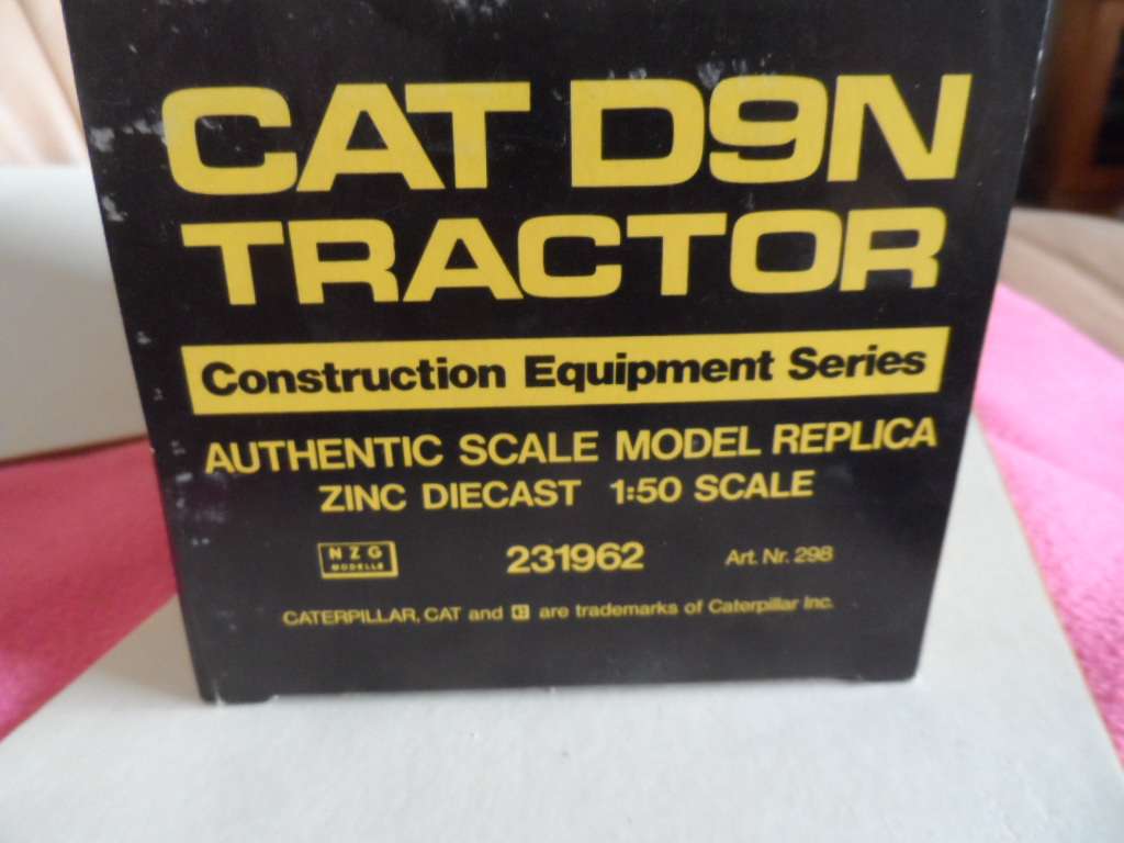NZG 298 CATERPILLAR CAT D9N TRACK TYPE TRACTOR WITH REAR RIPPER IN YELLOW -1/50 SCALE  [M88]