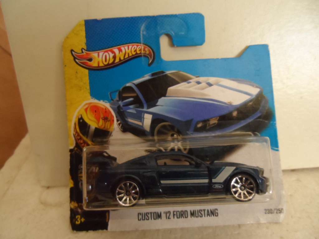 Hot Wheels 2013 HW Showroom Custom '12 Ford Mustang Dark Blue - sealed short card  [m52]