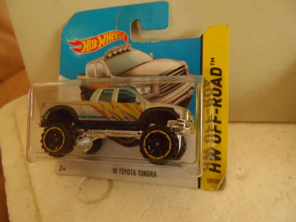 Hot Wheels '10 TOYOTA TUNDRA  (Silver) hw offroad -sealed short card-[m50]