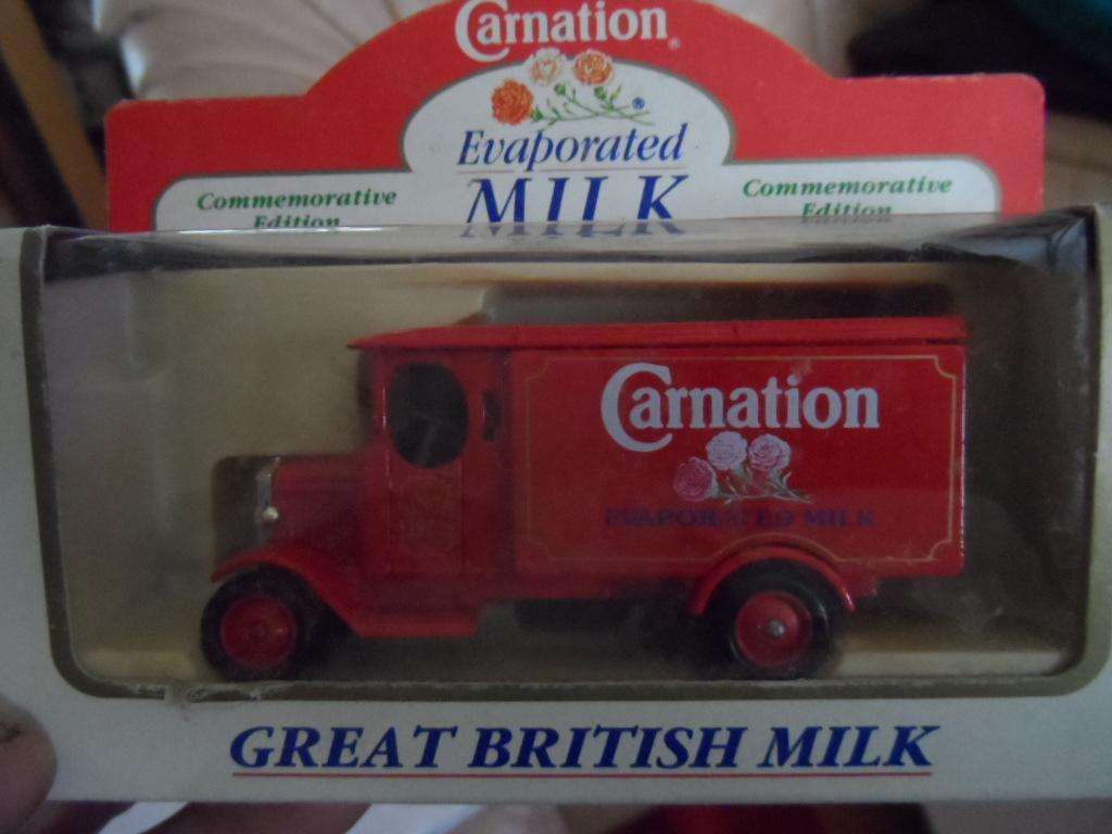 LLEDO CLOSED CLUB CARNATION-BOXED  [M12]