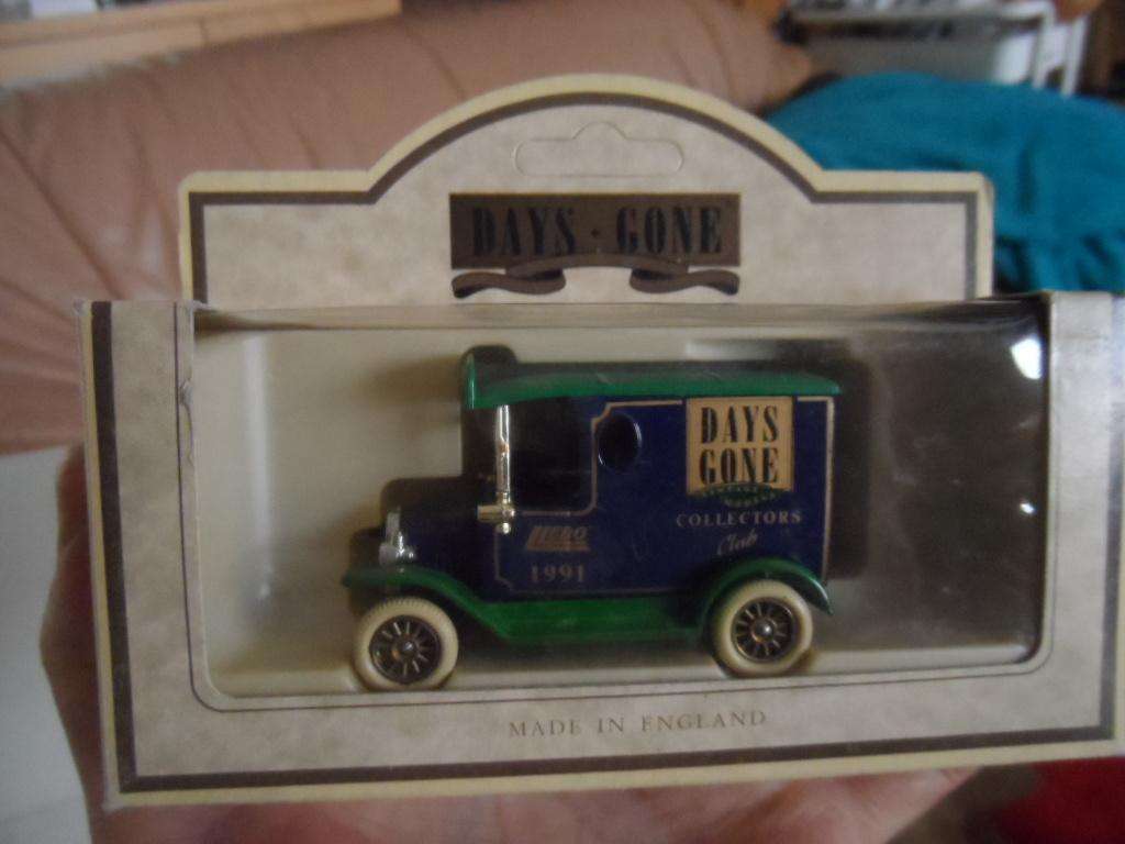 LLEDO 1920 MODEL T FORD VAN CLUB 1991-BLUE AND GREEN  [M12]