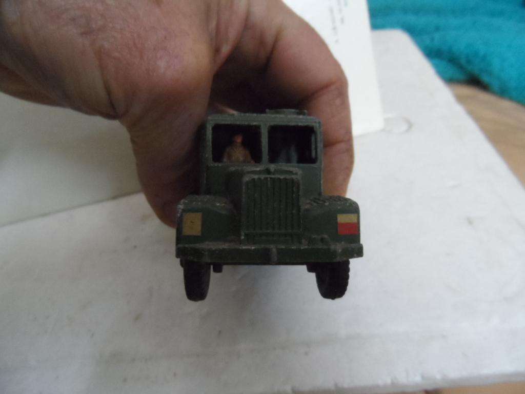 DINKY TOYS MEDIUM ARTILLERY TRACTOR #689 .Made in England  [m100]