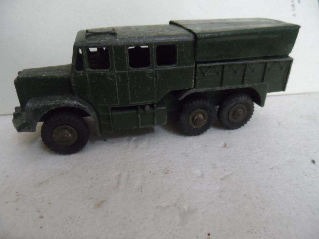 DINKY TOYS MEDIUM ARTILLERY TRACTOR #689 .Made in England  [m100]