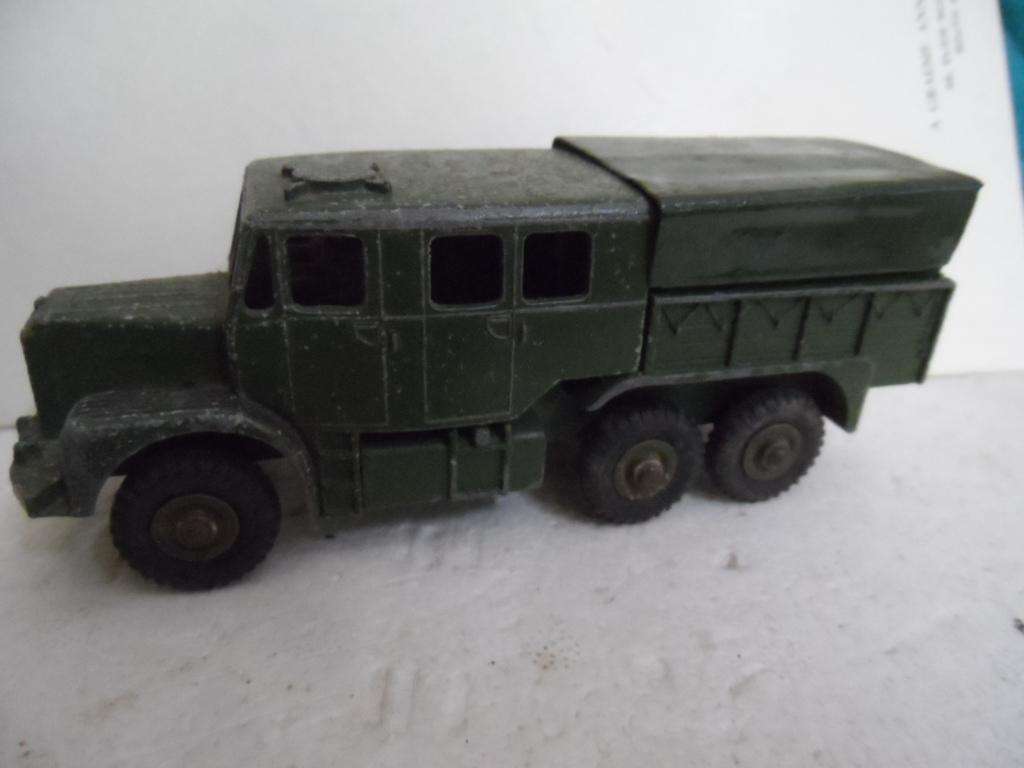 DINKY TOYS MEDIUM ARTILLERY TRACTOR #689 .Made in England  [m100]