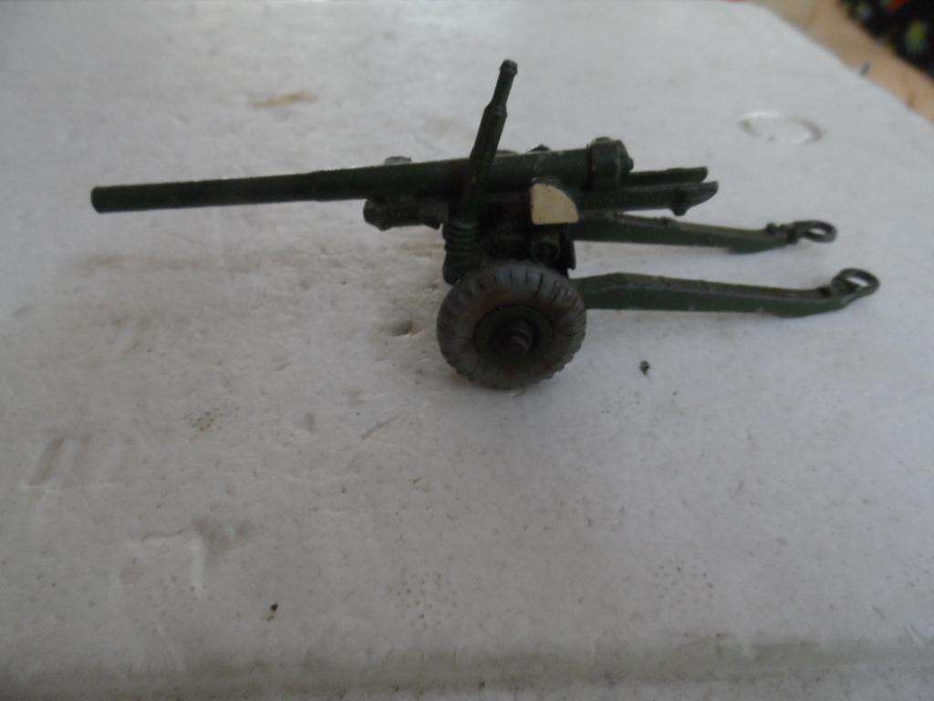 Vintage  Dinky Toys No. 692 5.5 Medium Gun  [m300]