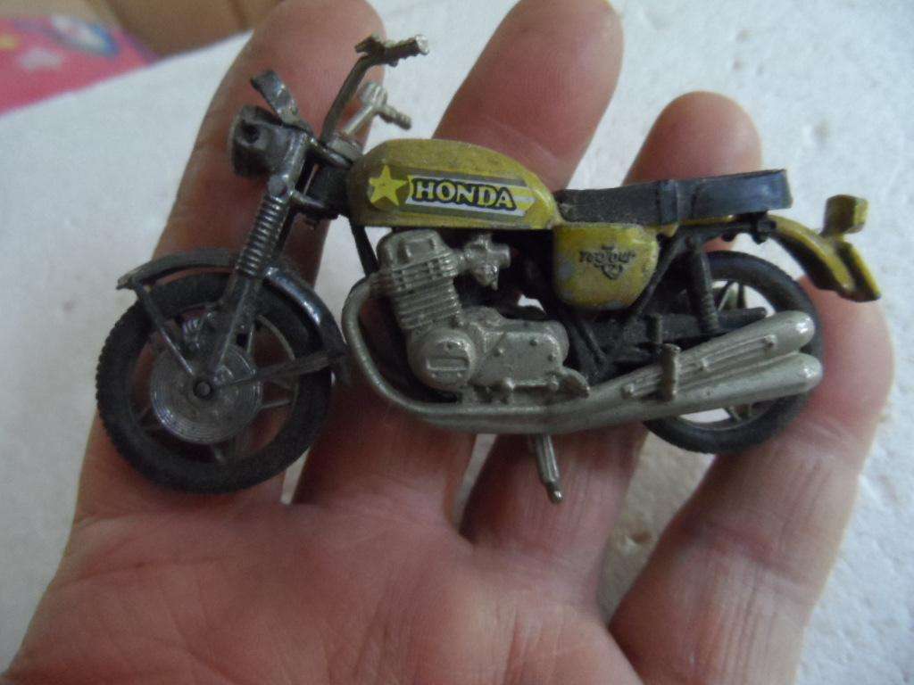 Diecast honda motorcycle [m300]