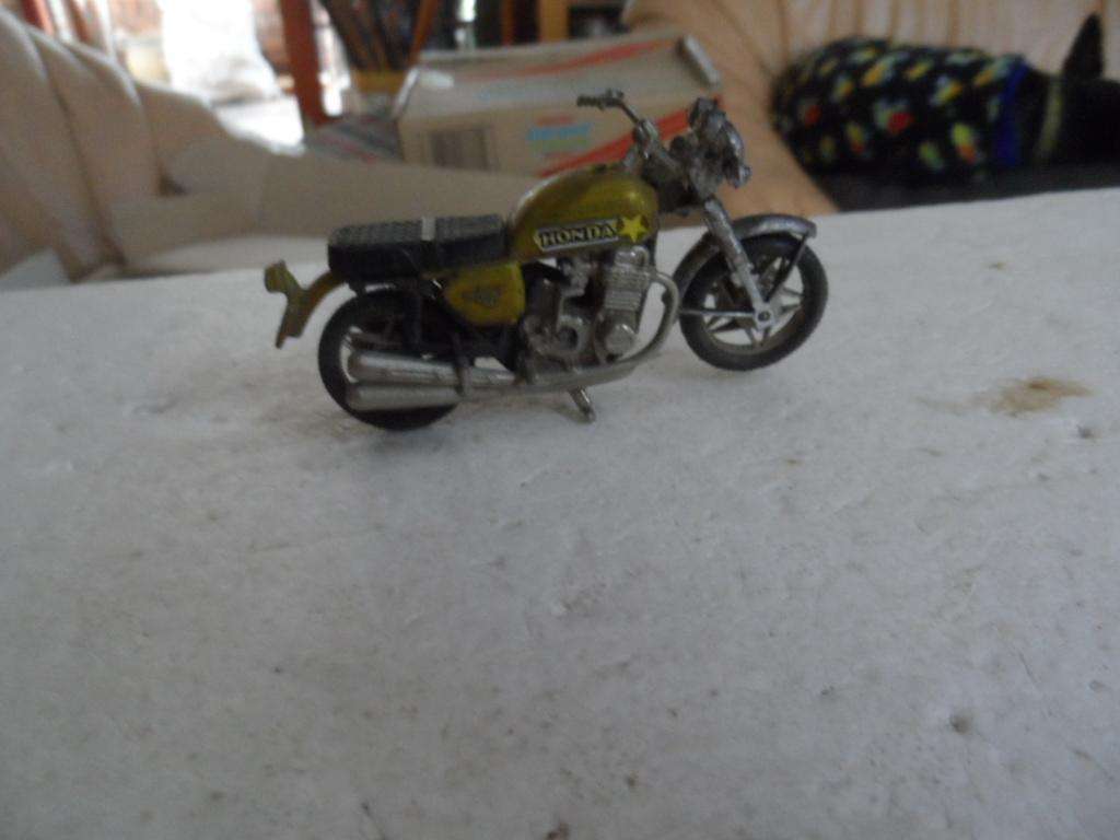 Diecast honda motorcycle [m300]