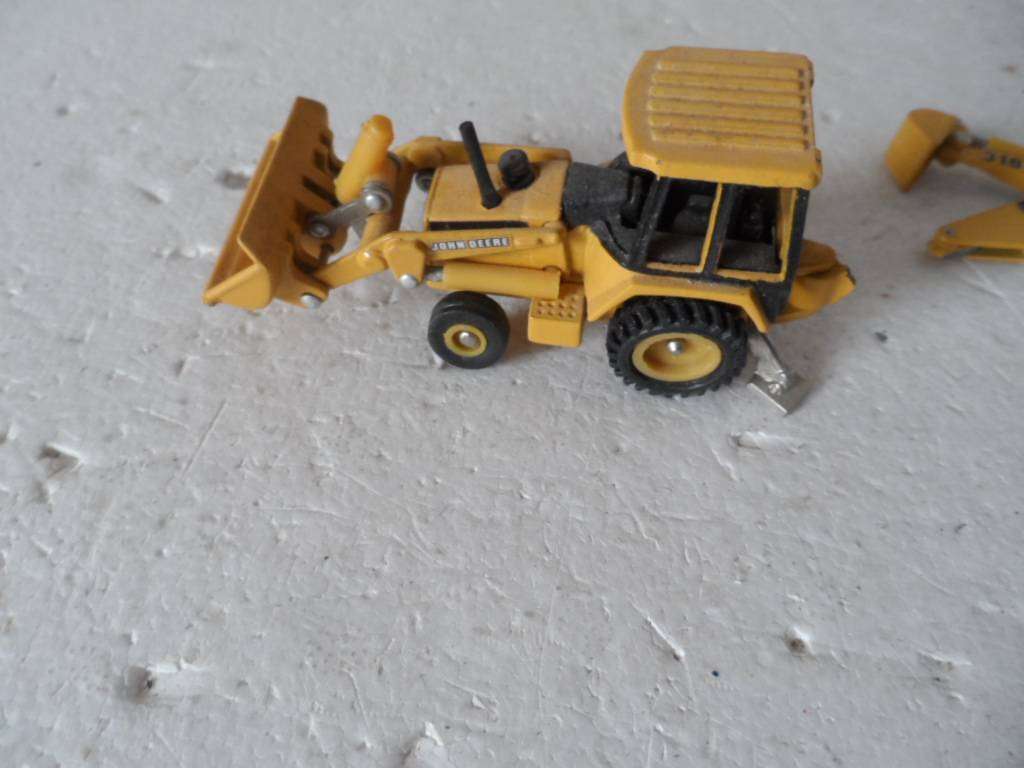 Ertl  1346g  1/64 1987 John Deere  Backhoe Loader Diecast Tractor  [m88]