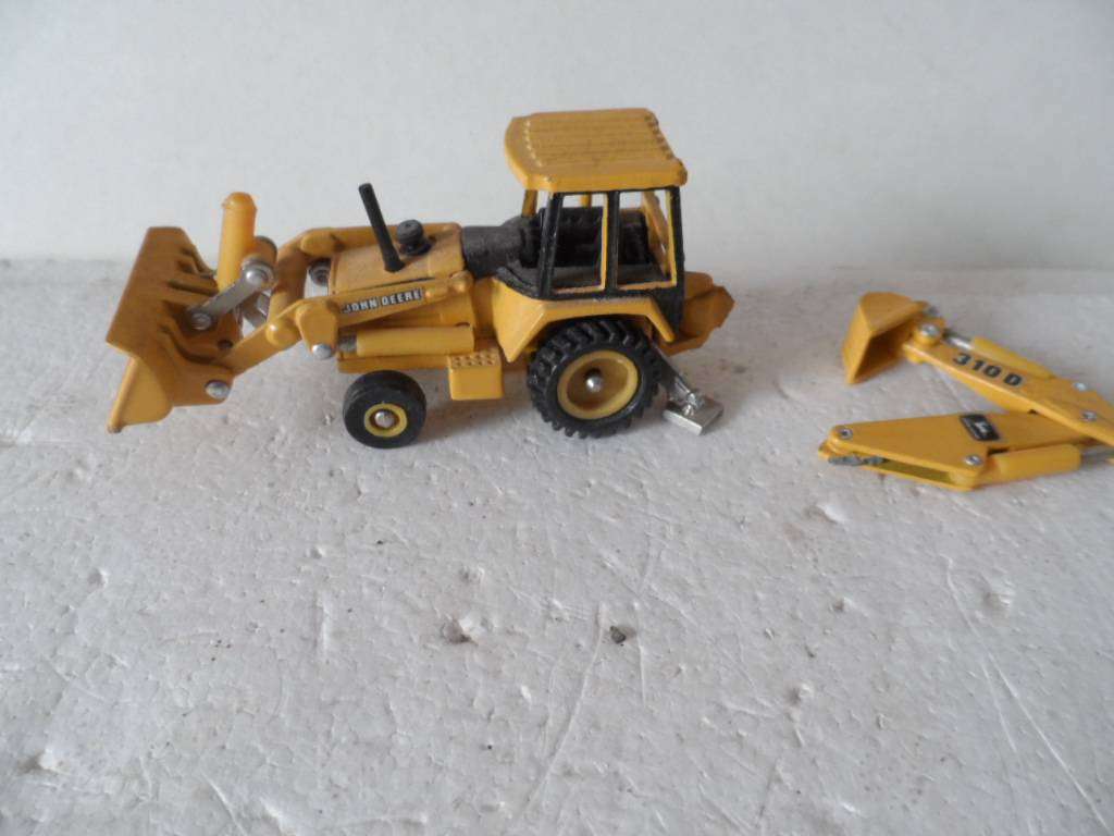 Ertl  1346g  1/64 1987 John Deere  Backhoe Loader Diecast Tractor  [m88]