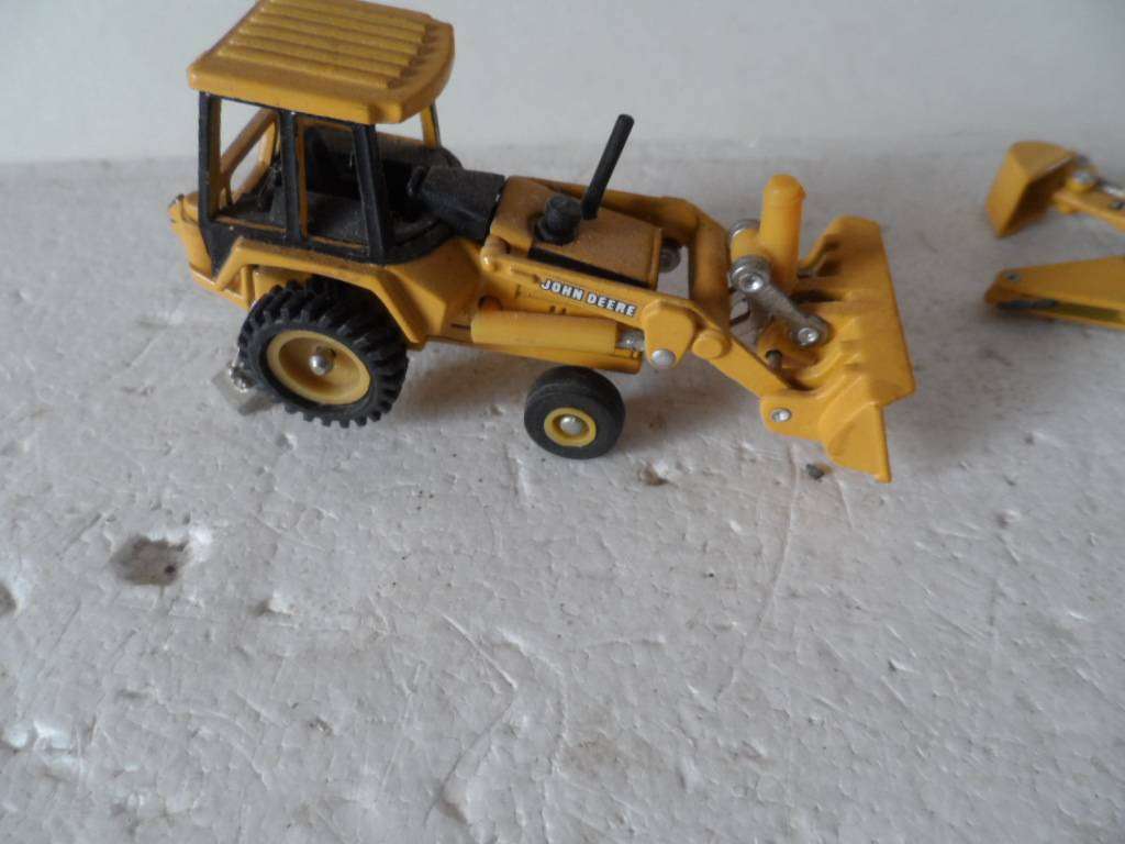Ertl  1346g  1/64 1987 John Deere  Backhoe Loader Diecast Tractor  [m88]