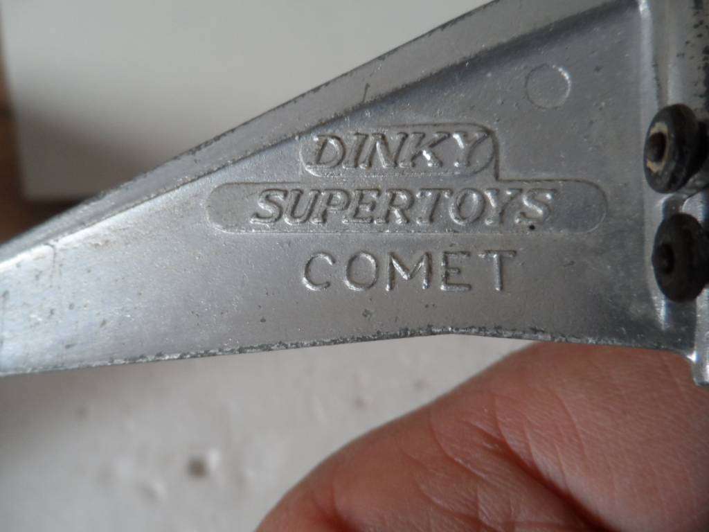 VINTAGE DINKY TOYS No. 999 D.H.COMET AIRLINER WITH ORIGINAL BOX  [d24]