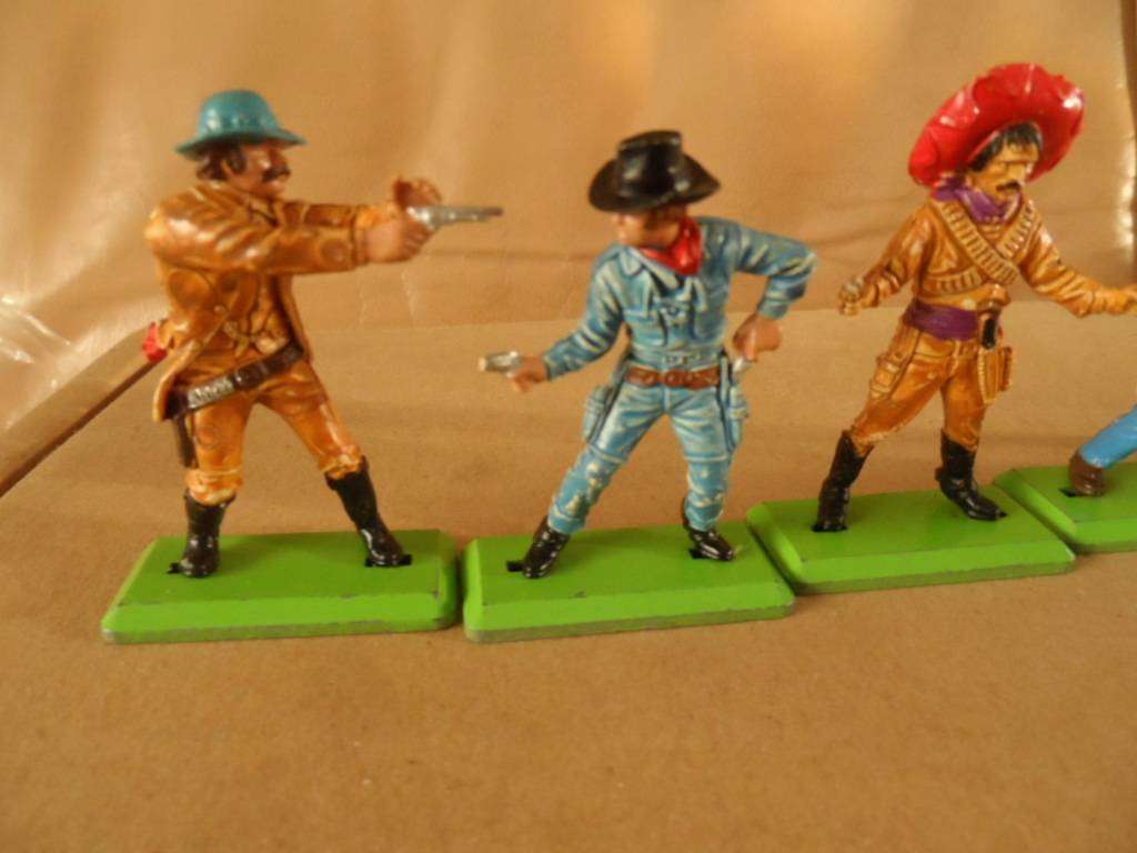 BRITAINS DEETAIL SIX WILD WEST FIGURES-METAL BASES -ONE BID FOR ALL [M12]