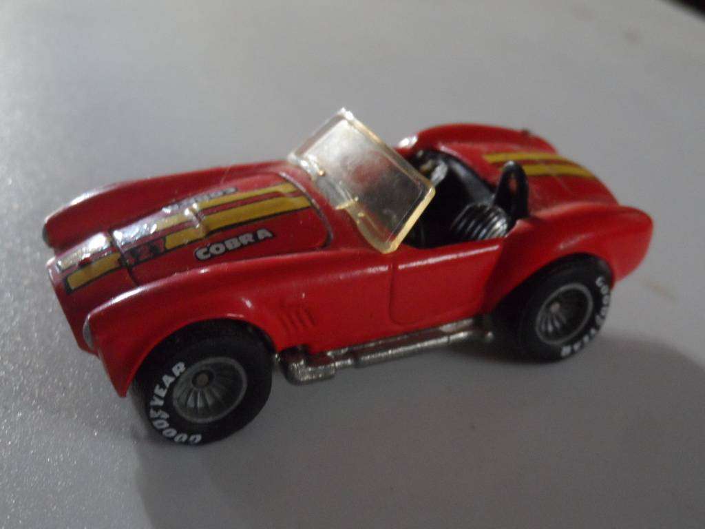 vintage Hot Wheels Real Riders Classic Shelby Cobra Diecast Car 1982 Red- [m300]