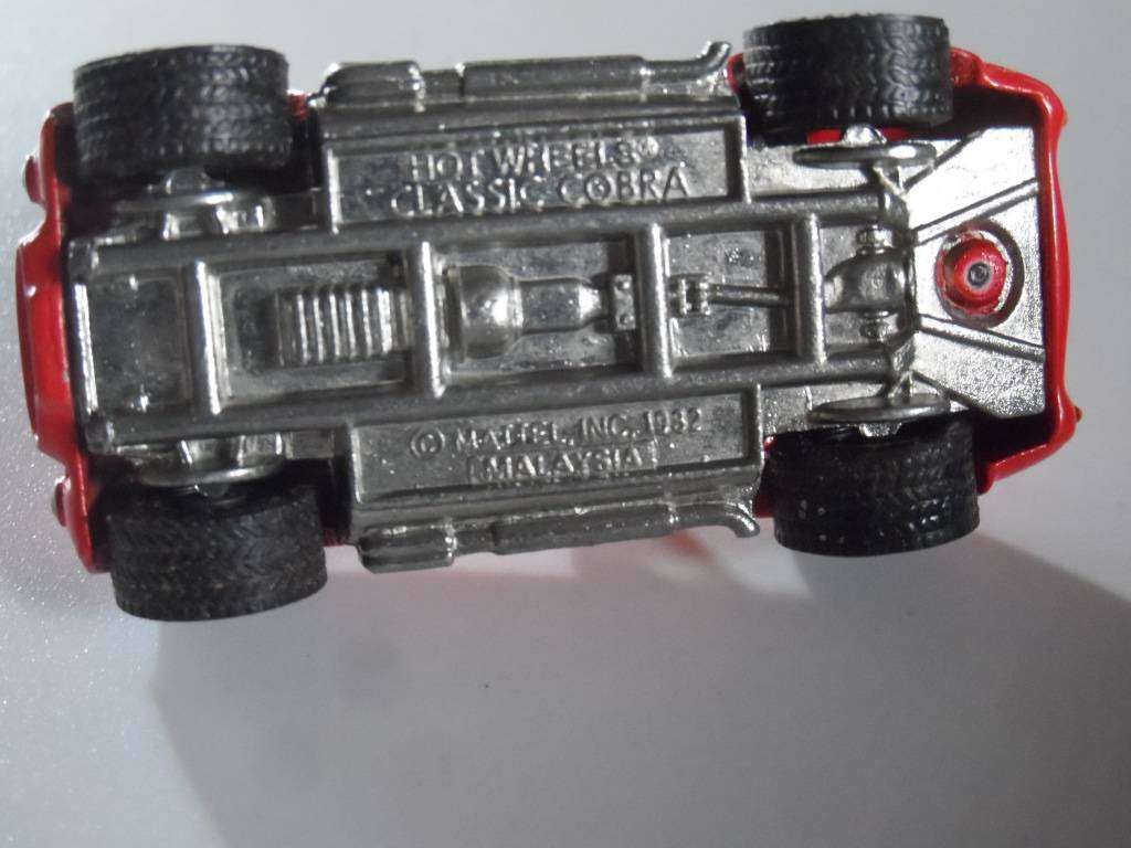 vintage Hot Wheels Real Riders Classic Shelby Cobra Diecast Car 1982 Red- [m300]