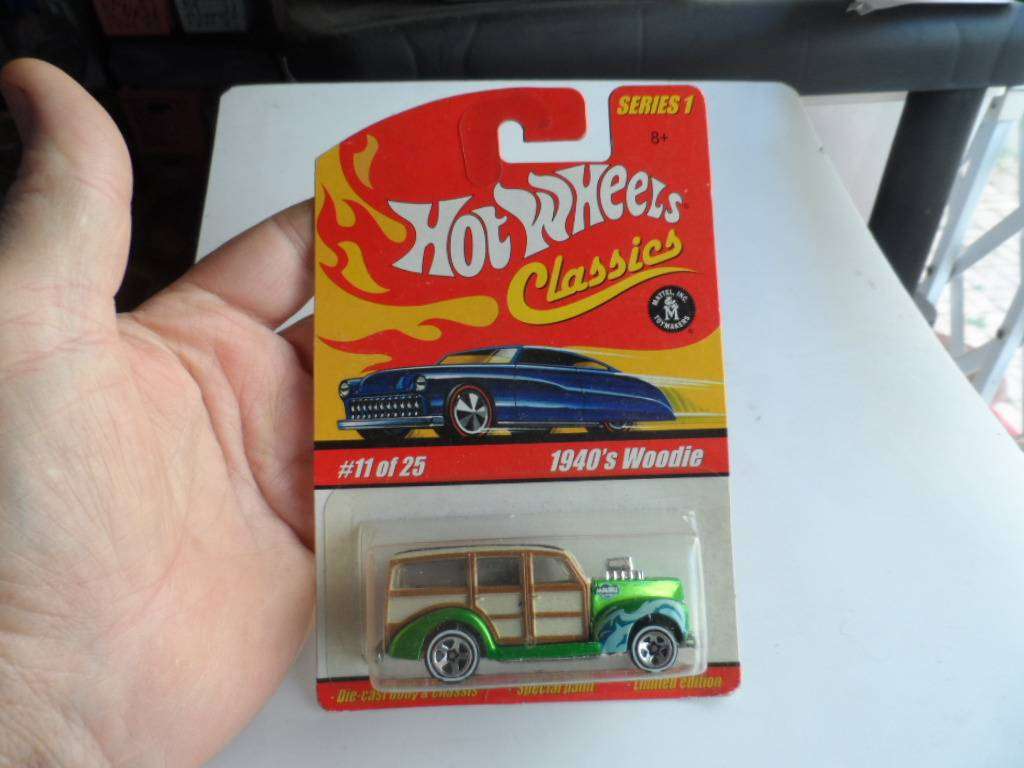 Hot Wheels -1940's Woodie - from Classics series 1 - green- sealed  long card  [m55]