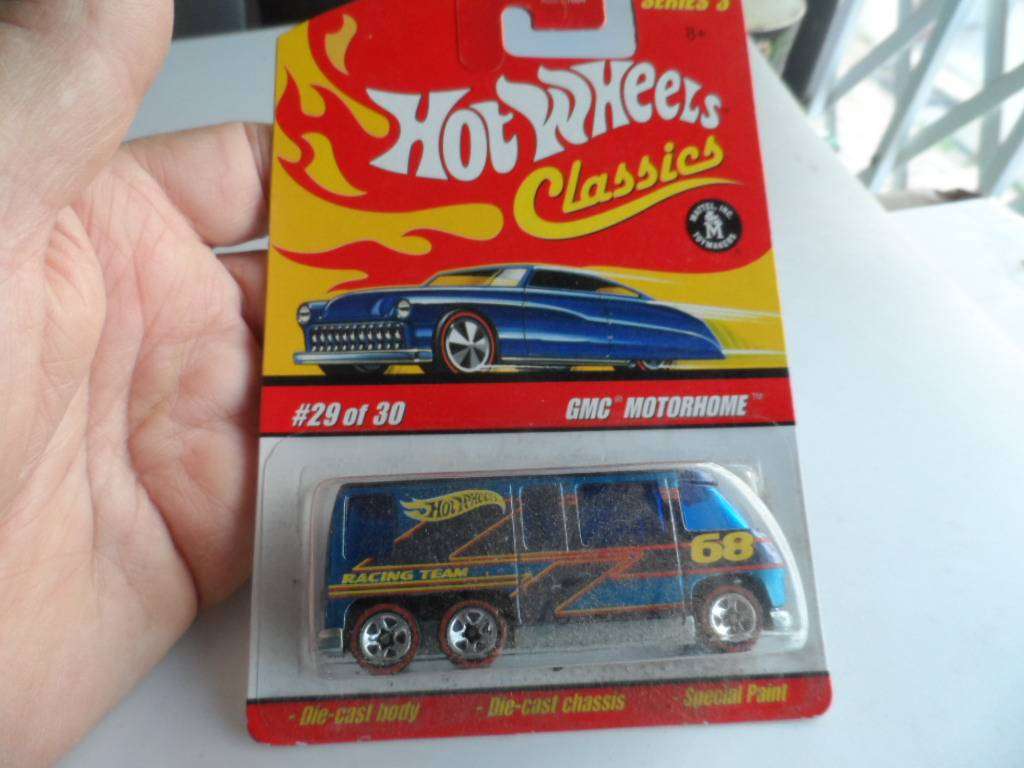 Sold 2006 Hot Wheels Classics Series 3 - #29/30 - GMC Motorhome - Blue- sealed  long card  [m55]
