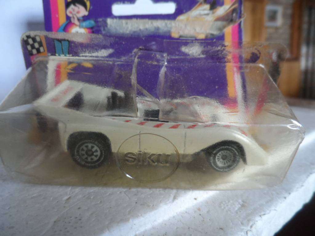 Siku 1046 - McLaren M8F, White,- packaging tatty-[m57]
