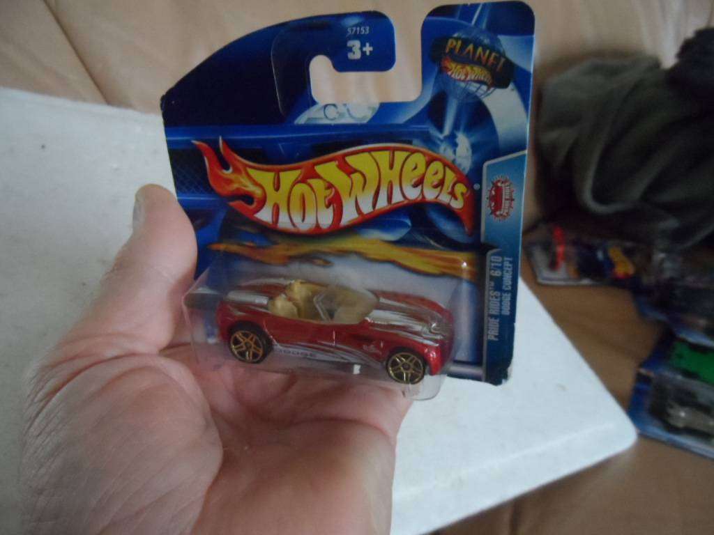 2003 Hot Wheels #076 TRACK T - Flying Aces I  2/5  sealed short card [m74]
