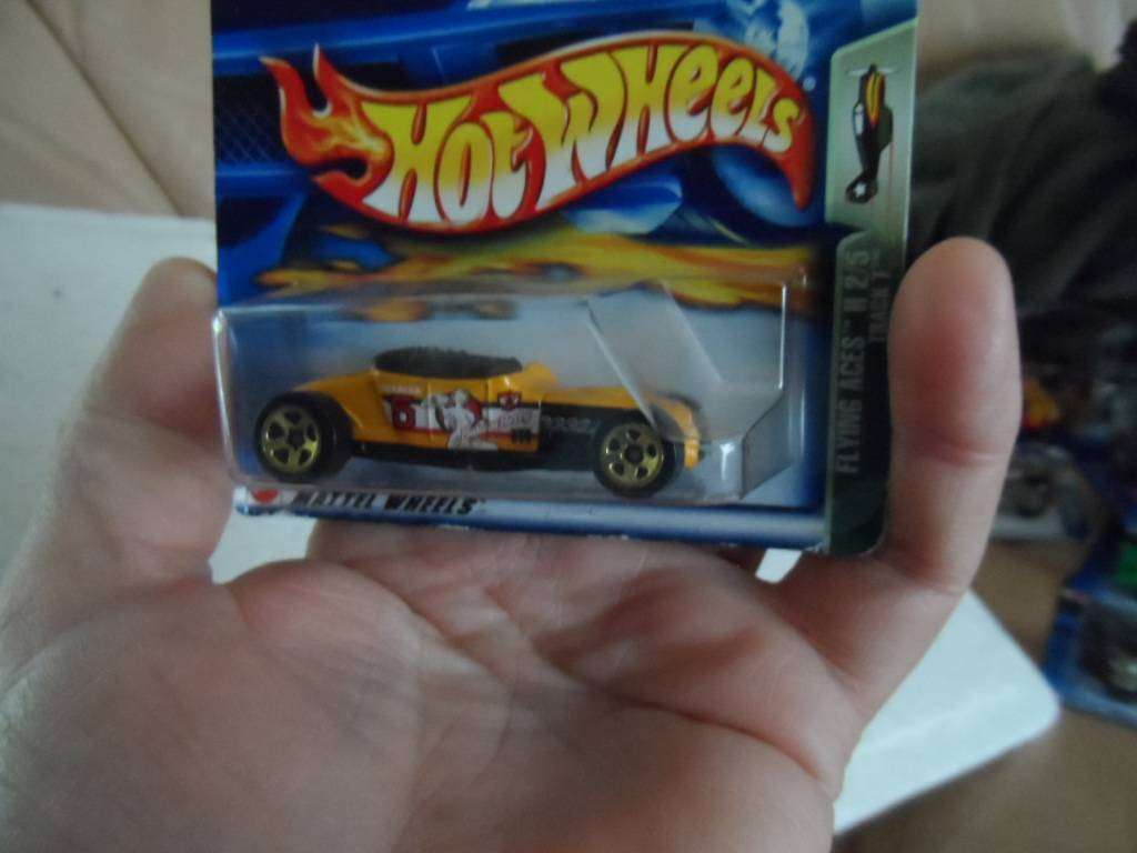 2003 Hot Wheels #076 TRACK T - Flying Aces I  2/5  sealed short card [m74]