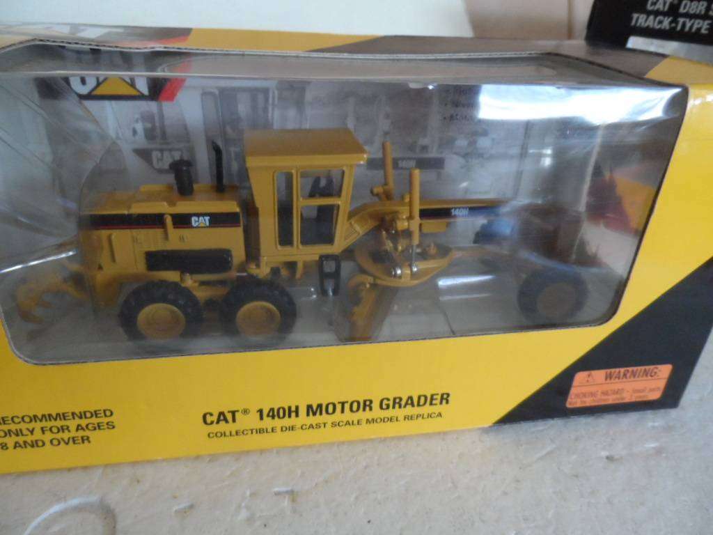 Norscot 55030 CAT 140H Motor Grader 1:50 Scale Diecast  -NEW IN BOX