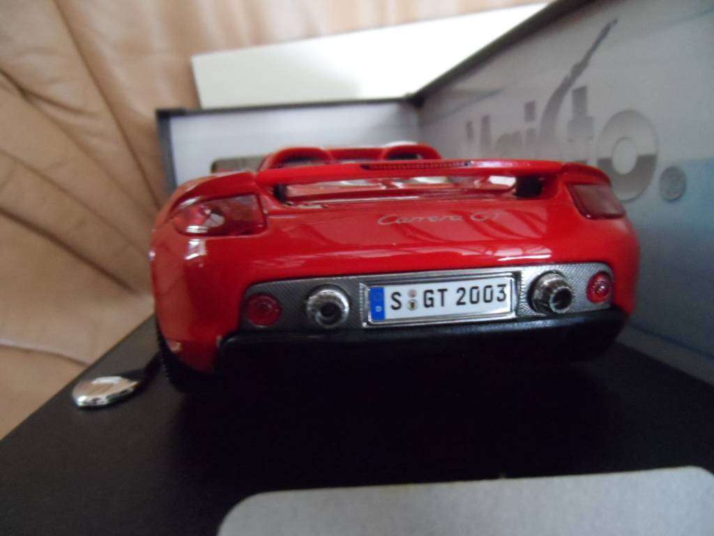 Maisto premiere edition Porsche Carrera gt 1/18 SCALE  -NEW IN BOX-