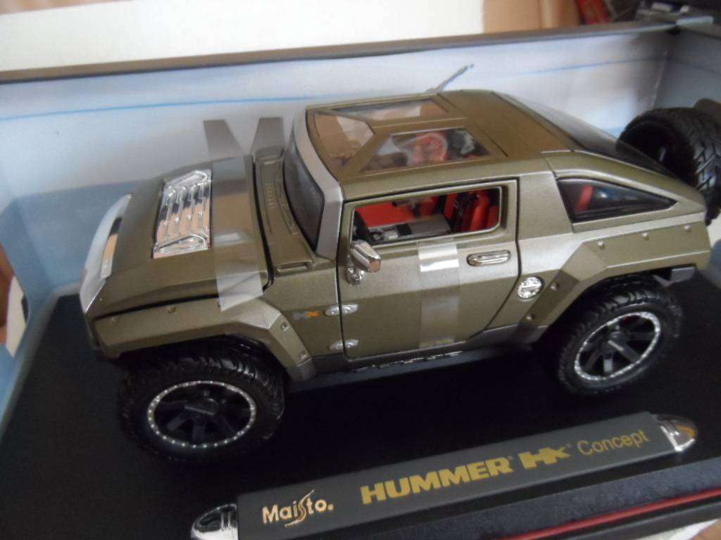 Maisto premiere hummer hx concept 1/18 scale- MINT BOXED.
