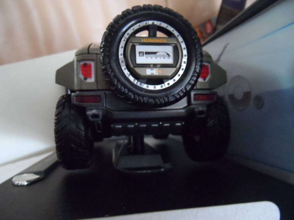 Maisto premiere hummer hx concept 1/18 scale- MINT BOXED.