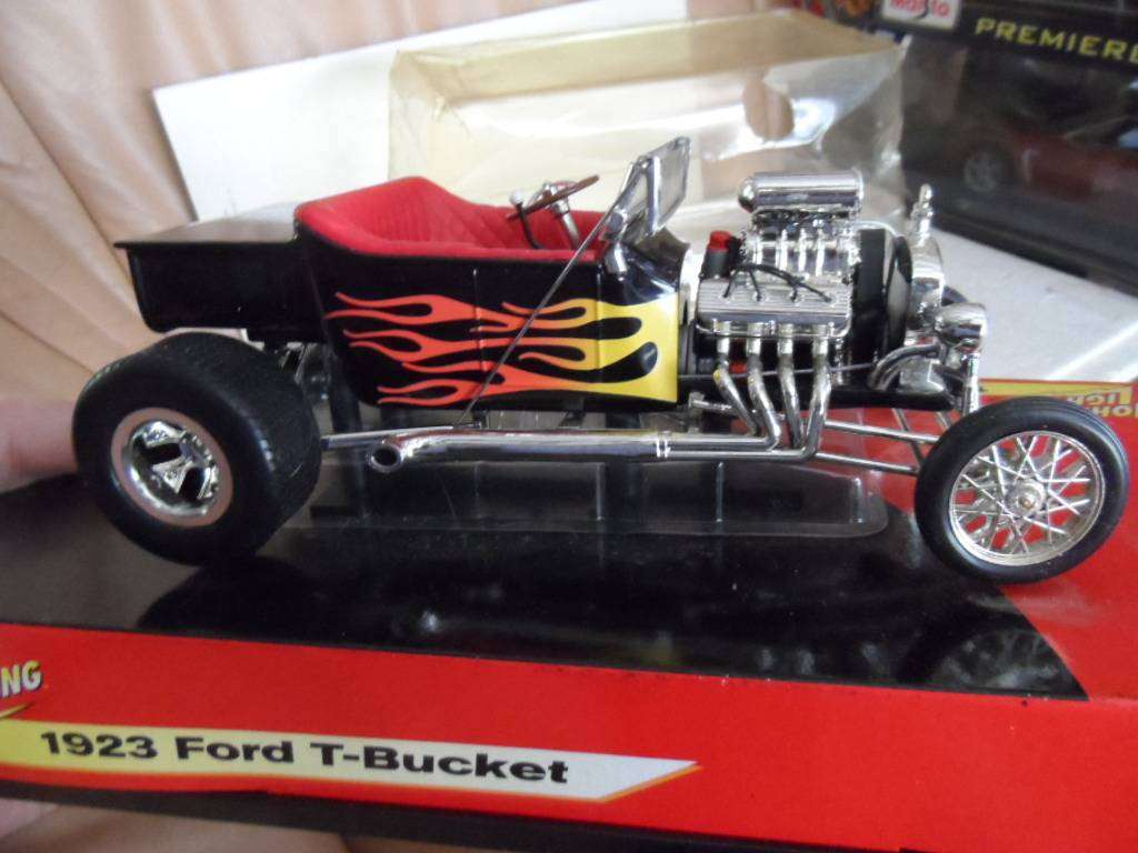johnny lightning 1923 ford t bucket 1/18