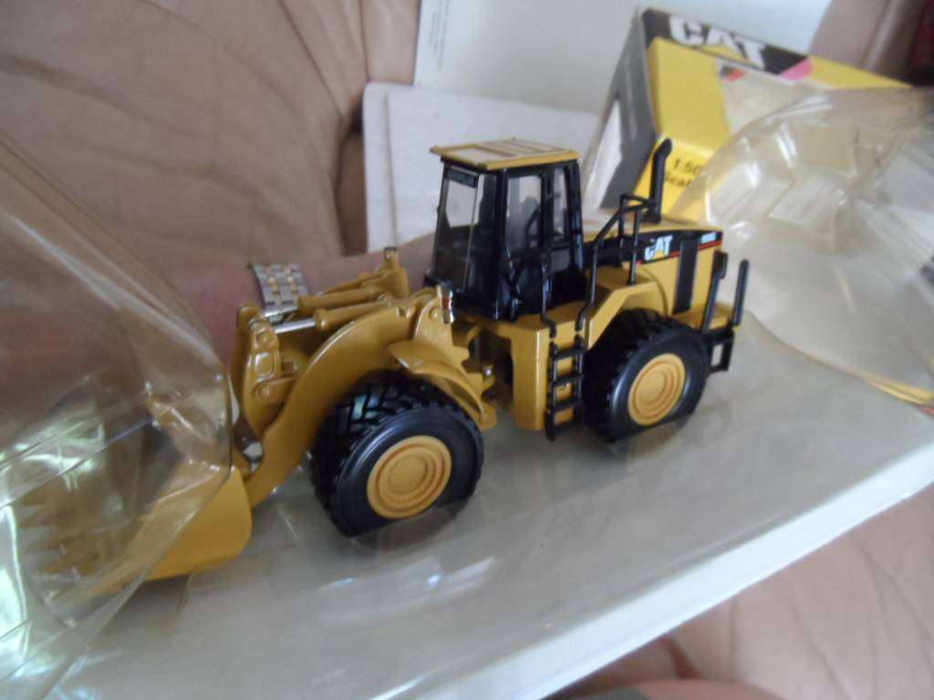 Norscot Caterpillar Cat 980G Wheel Loader 1/50 Scale Model Yellow Diecast- new In Box