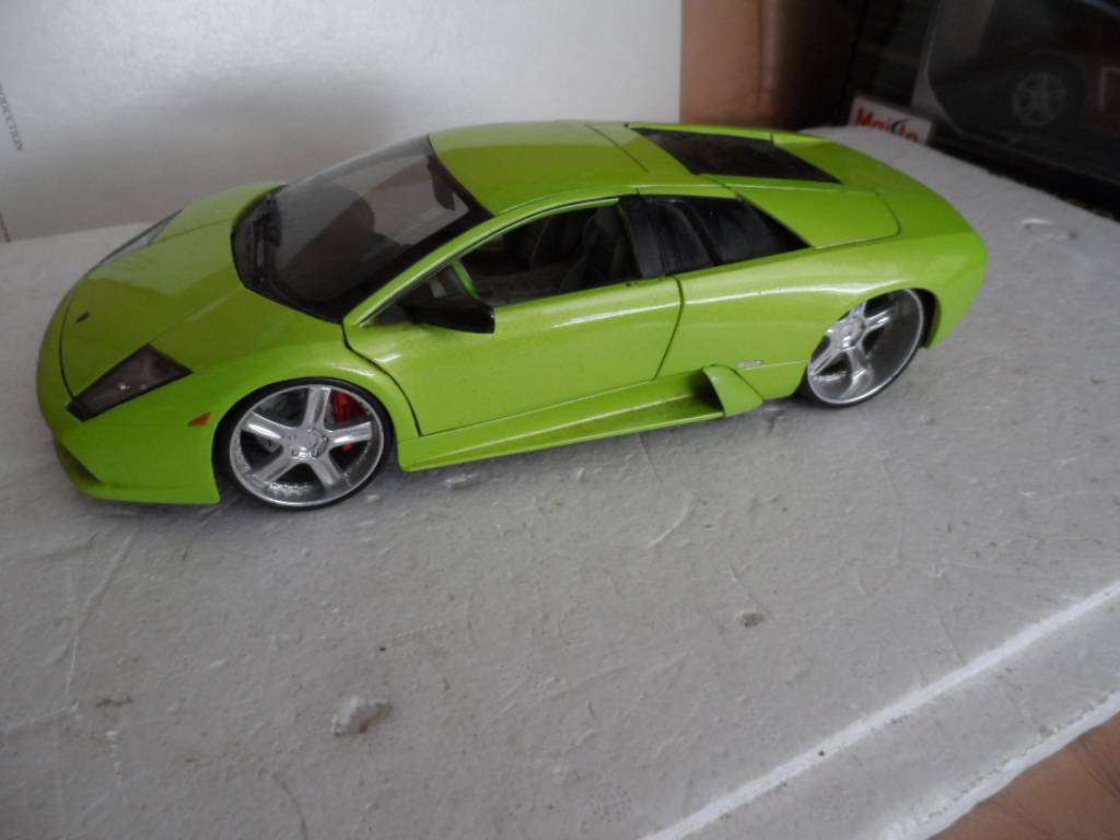 Maisto Lamborghini Murcelao 1/18 SCALE -- for RieBad2762 only