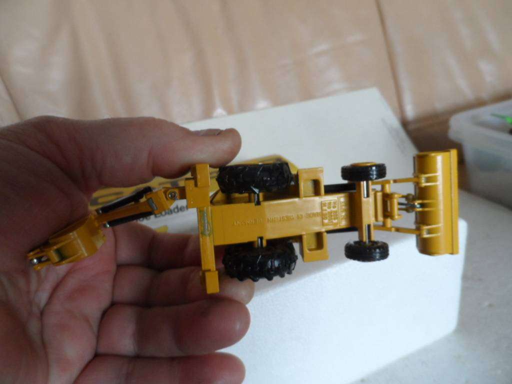 CAT 428 Backhoe Loader Art No. 2851 NZG Diecast Model 1:50- new in Box  [m88]