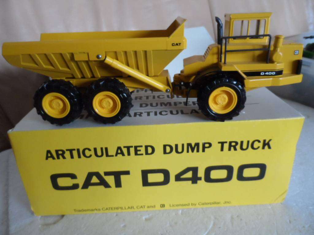 CONRAD cat d400 articulated dump truck -1:50 [m 11]