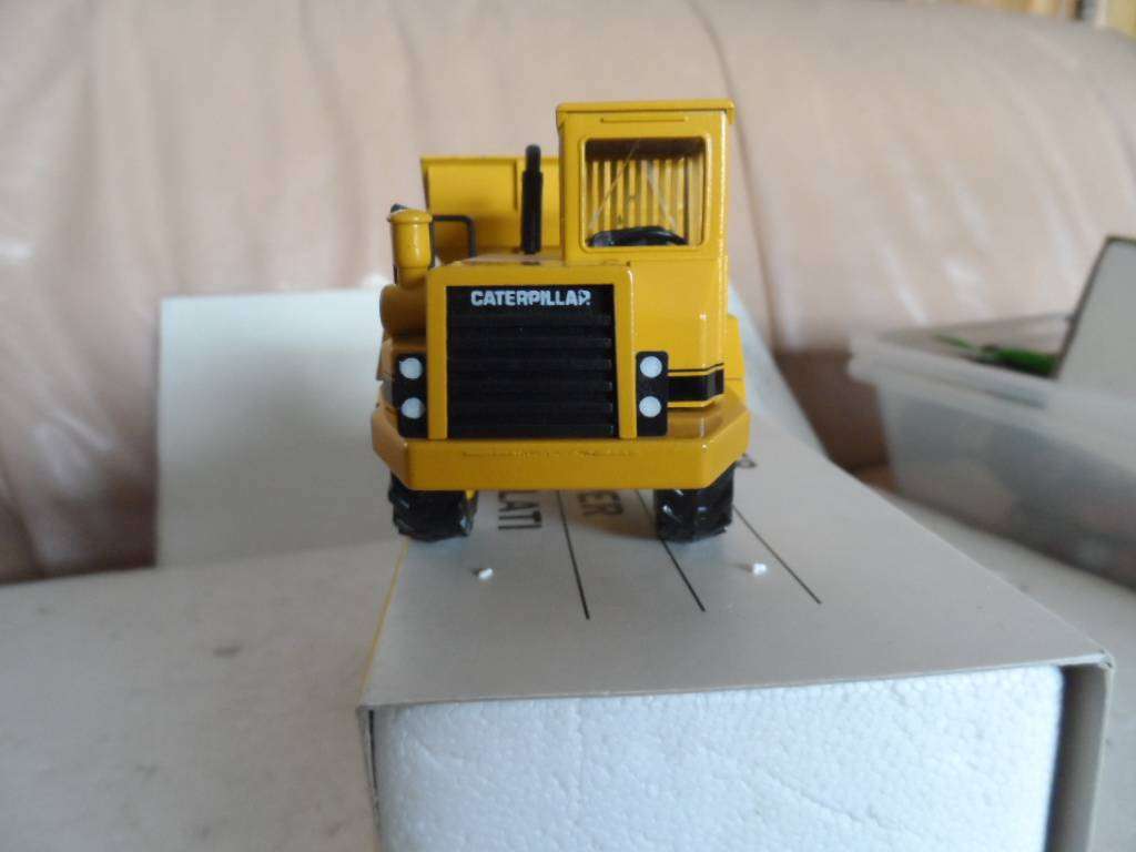 CONRAD cat d400 articulated dump truck -1:50 [m 11]