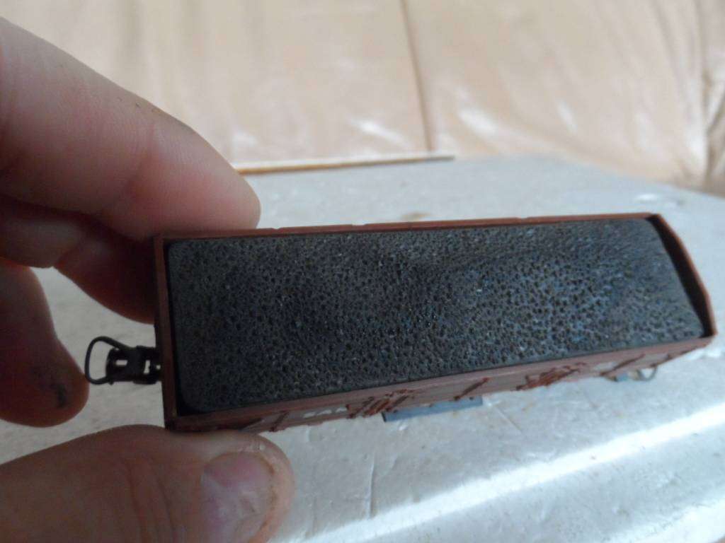 LIMA HO ES COAL  CAR WITH LOAD-  [HO7]