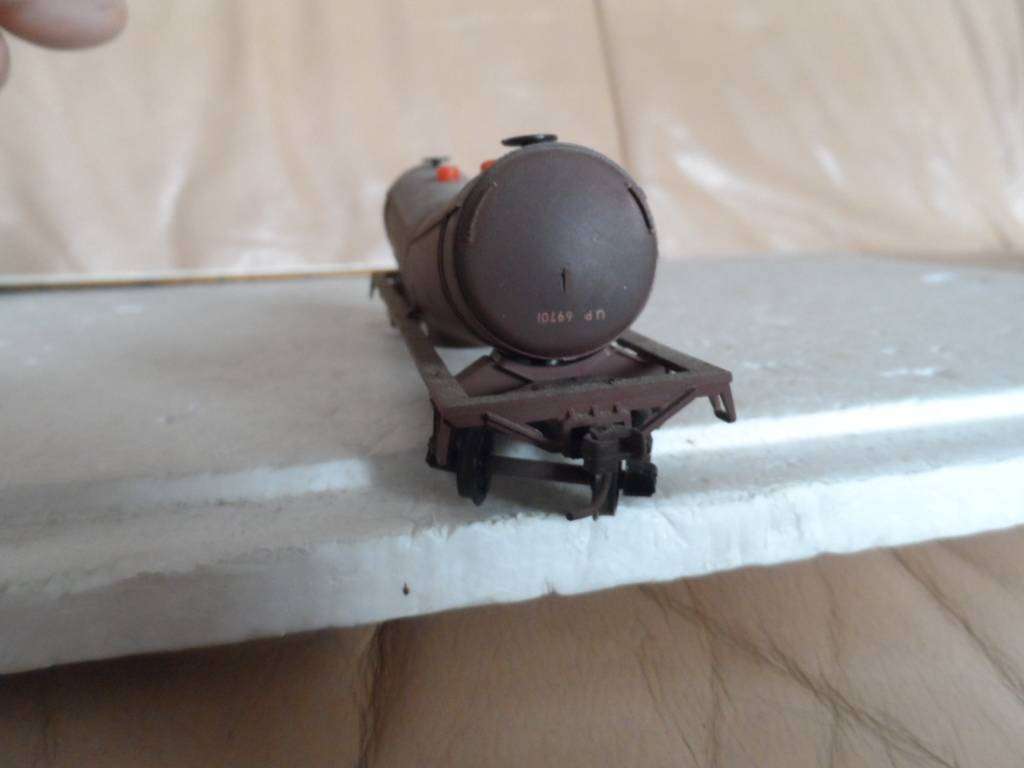 HO CEMENT CAR-KADEE COUPLERS  [HO7]