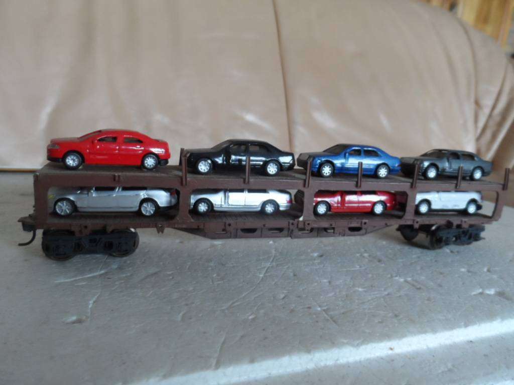 LIMA CAR TRANSPORT  WAGON WITH EIGHT CAR LOAD - KADEES [HO7]