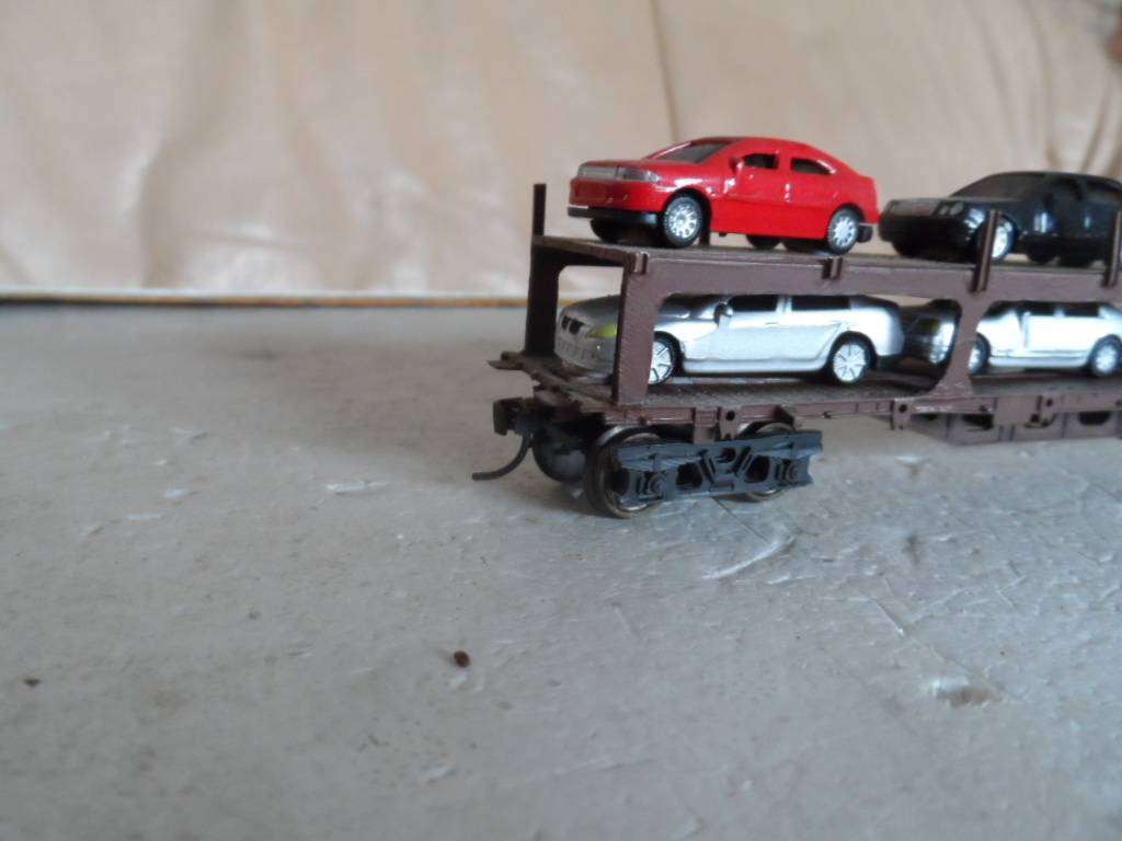 LIMA CAR TRANSPORT  WAGON WITH EIGHT CAR LOAD - KADEES [HO7]