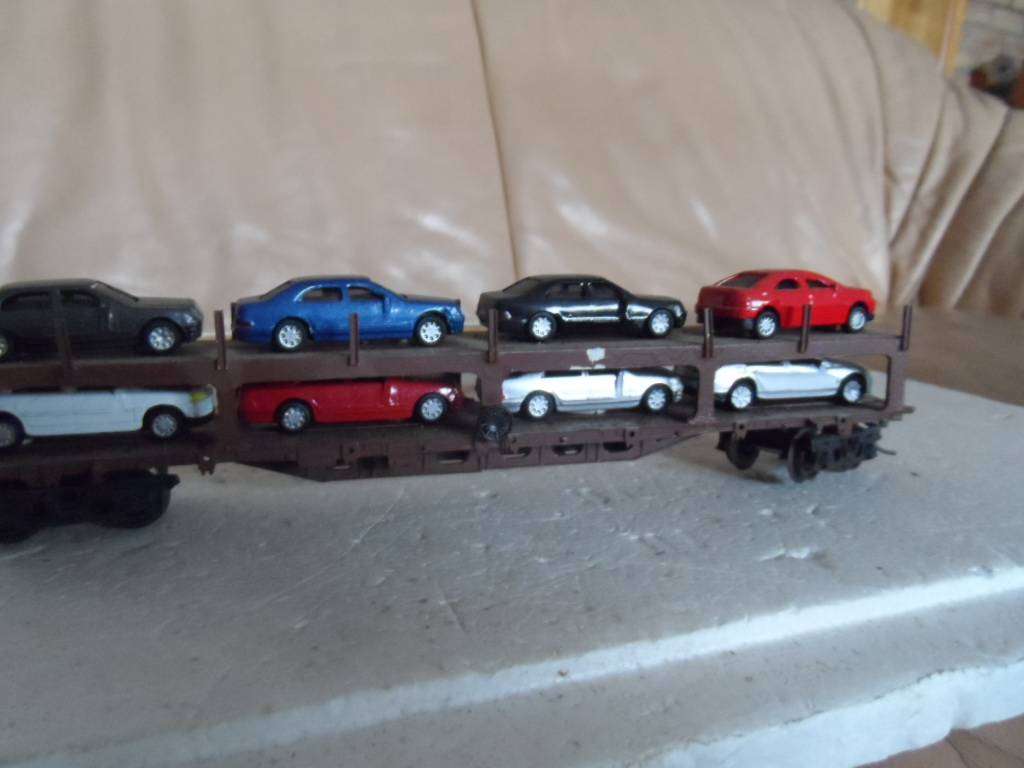 LIMA CAR TRANSPORT  WAGON WITH EIGHT CAR LOAD - KADEES [HO7]