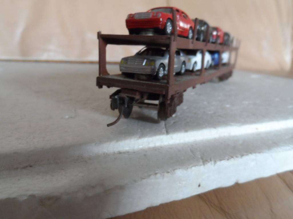 LIMA CAR TRANSPORT  WAGON WITH EIGHT CAR LOAD - KADEES [HO7]