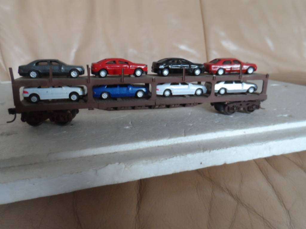 LIMA CAR TRANSPORT  WAGON WITH EIGHT CAR LOAD - KADEES [HO7]