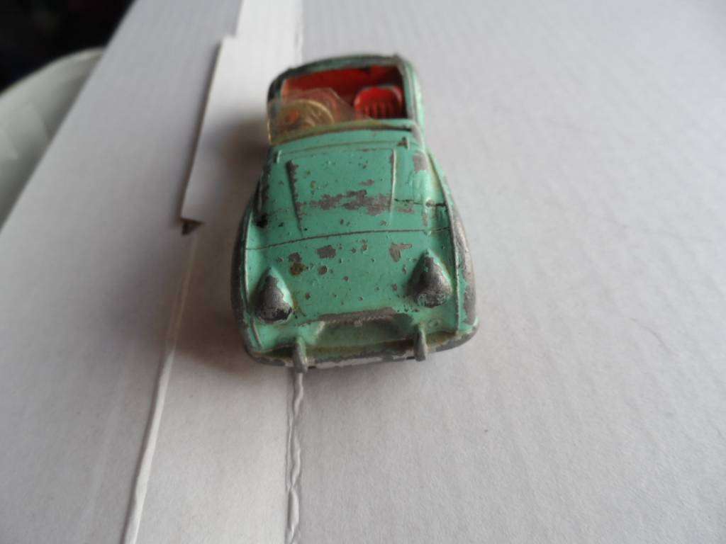 Vintage Dinky Toys 111  Triumph TR2. [D24]