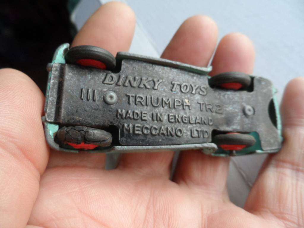Vintage Dinky Toys 111  Triumph TR2. [D24]