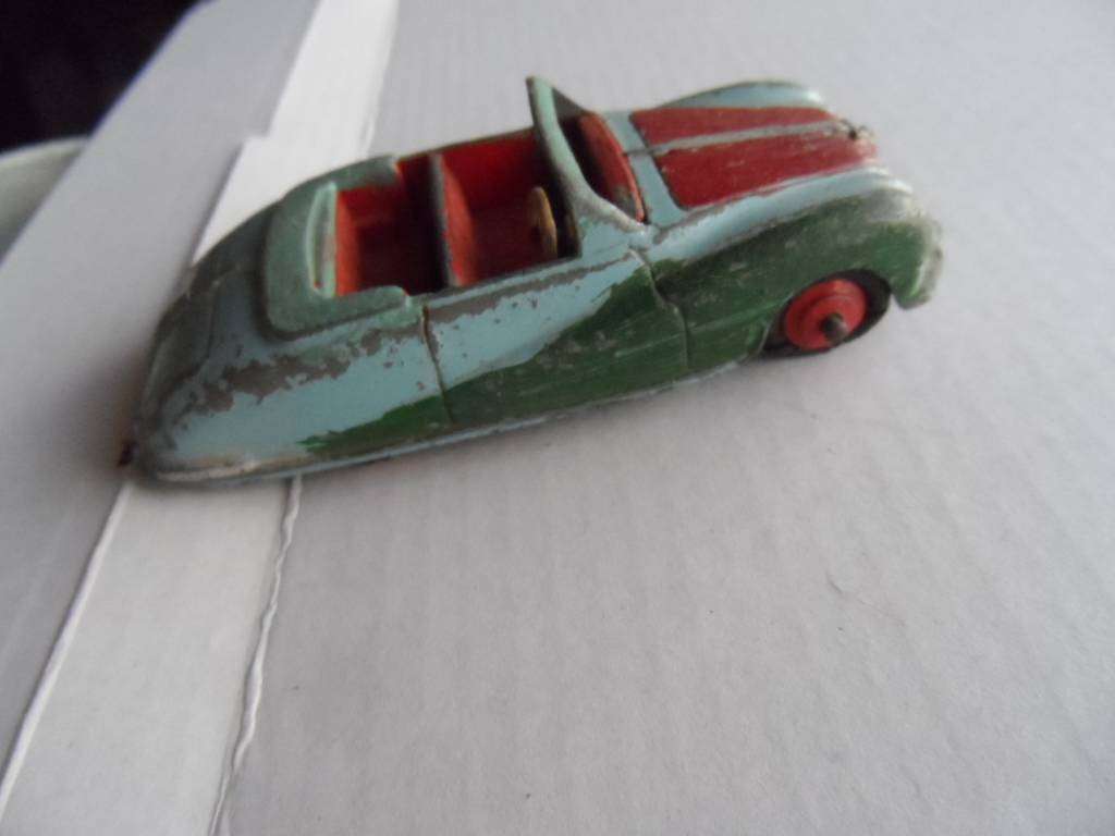 Dinky Toys GB #140a/106 Austin Atlantic Convertible - Sky Blue. [D24]