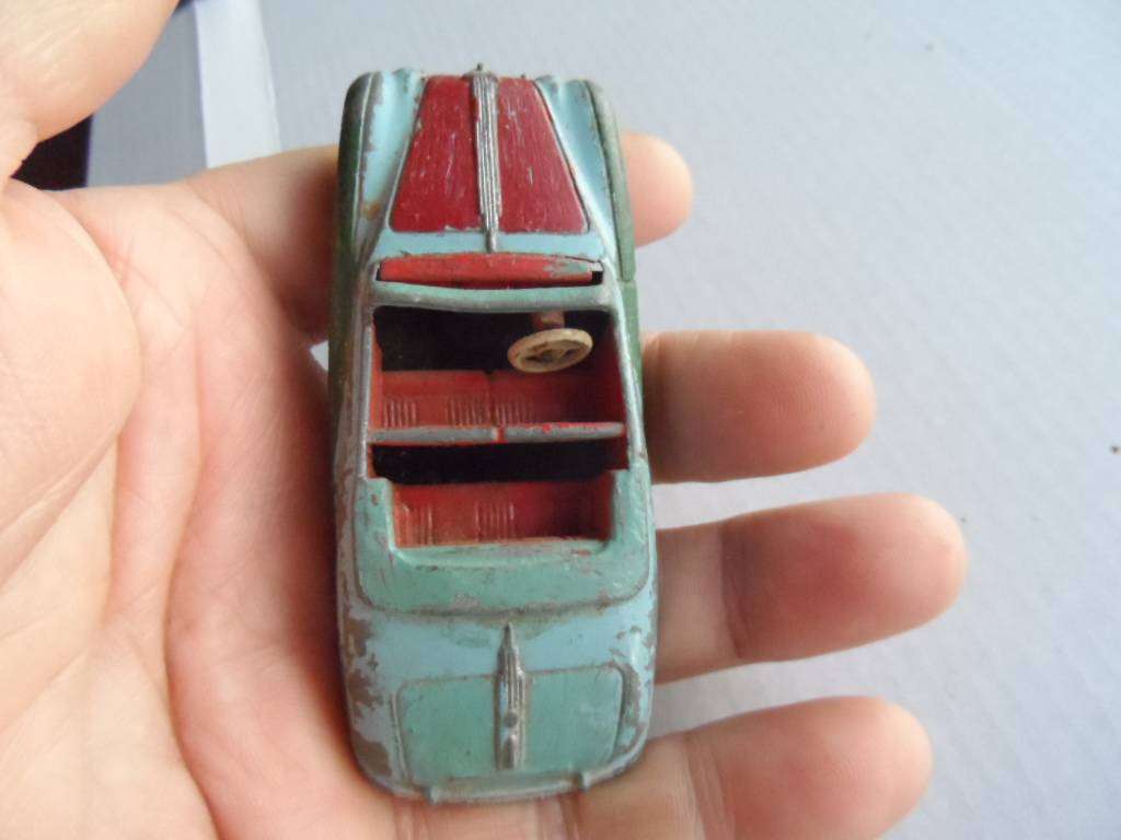 Dinky Toys GB #140a/106 Austin Atlantic Convertible - Sky Blue. [D24]