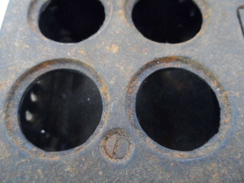 vintage crescent cast iron stove- one bid for all  [d60s]