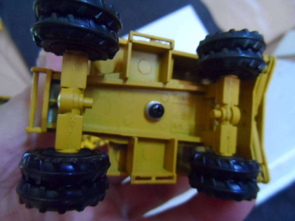 CONRAD 2822 LIEBHERR A912 HYDRAULIC WHEEL EXCAVATOR BAGGER -1:50 scale. [m88]