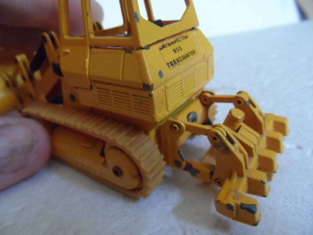 Vintage JOAL Caterpillar 955 Ref 213  Bulldozer   [m88]