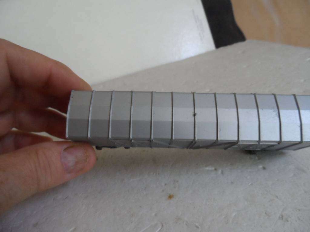 HO Lima silver 2 door boxcar   [HO6]