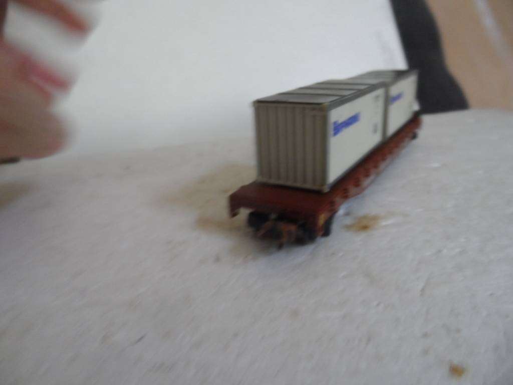 HO Lima container car with two containers    [HO6]